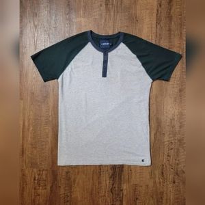 Kolby henley t-shirt